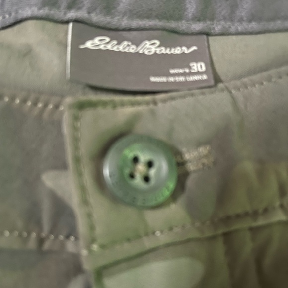 Eddie Bauer Camouflage Shorts - Picture 2 of 4